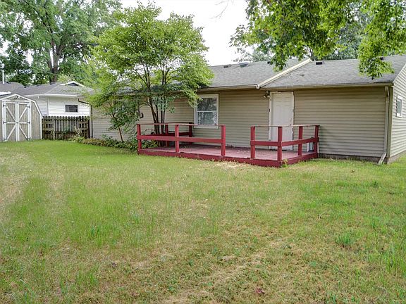 3rd image of 914 Bobby Ave