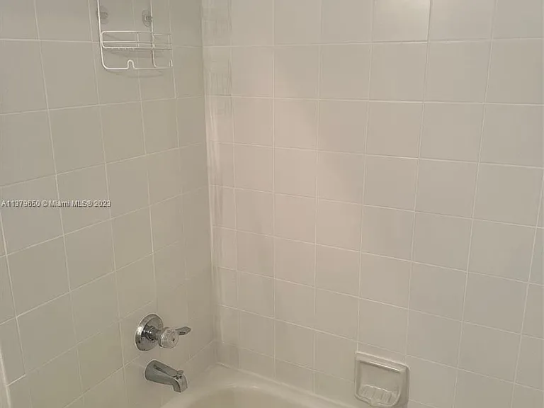 1001 Sorrento Dr — Photo 21