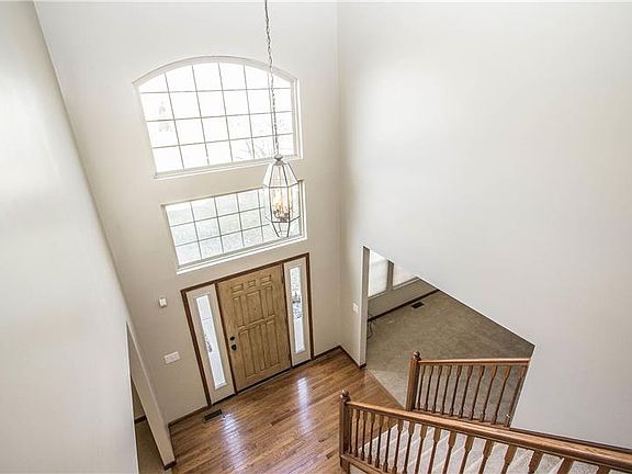 4th image of 6930 Four Seasons Dr