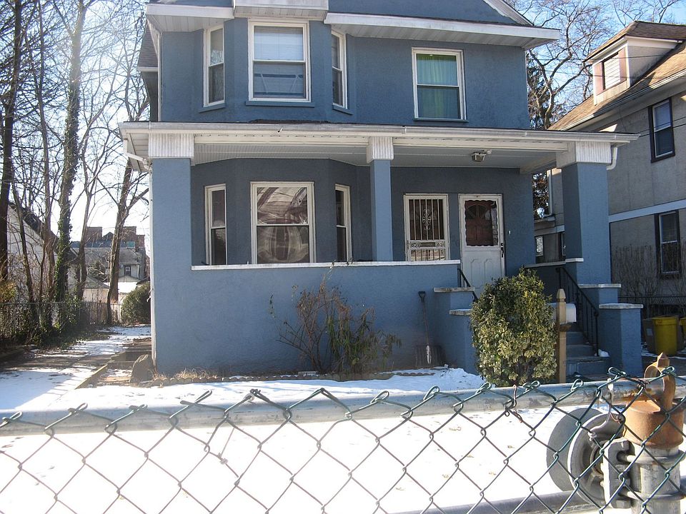 2 FAMILY UP/DOWN BIG HOME