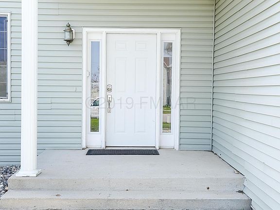 5th image of 907 39 1/2 Ave W