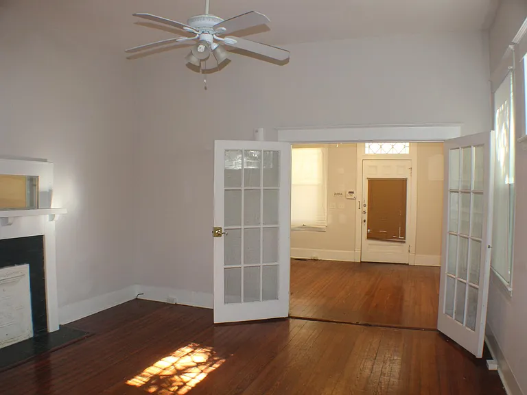 1073 Hillyer Ave — Photo 7