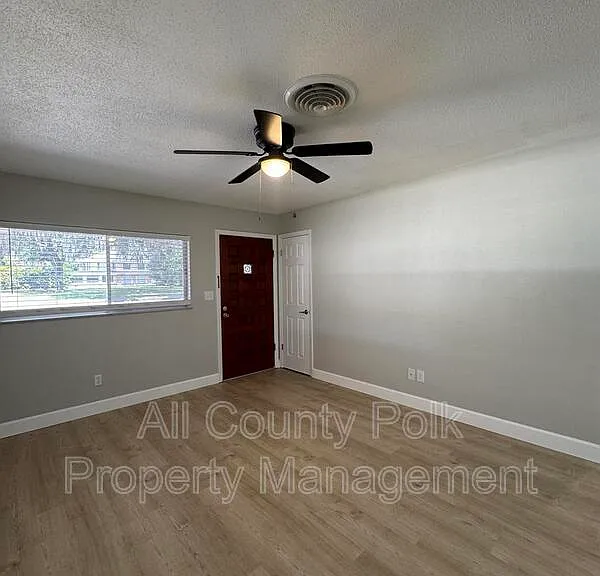 2255 E Helen Cir — Photo 7