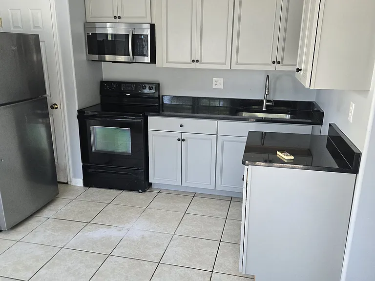 1179 White Oak Rd — Photo 1