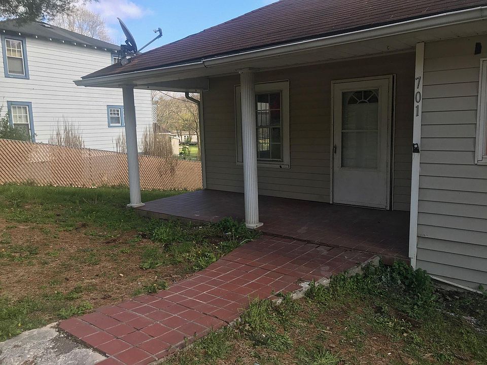 2nd image of 701 Glenwood Park Rd