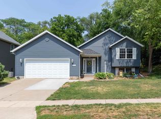 4392 Southfield Pl, Bettendorf, IA 52722
