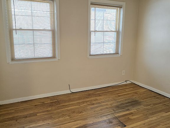 5th image of 22750 Fox Ave APT D