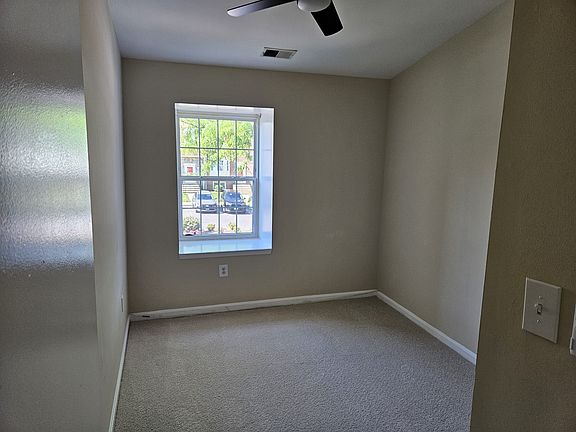 3rd image of 18 Hunters Gate Ct