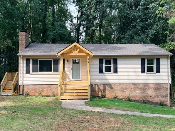 204 Simsbury Ln, Forest, VA 24551