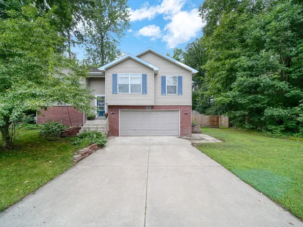 5230 Grand River Cir, Jackson, MI 49201