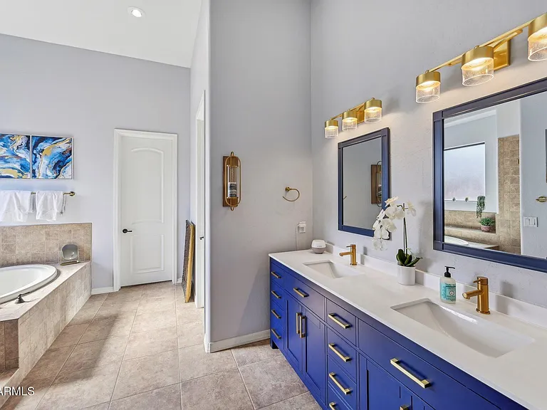 351 N Cloverfield Cir — Photo 27