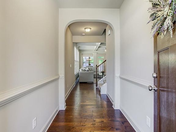 5th image of 2390 Whiteoak Ct SE