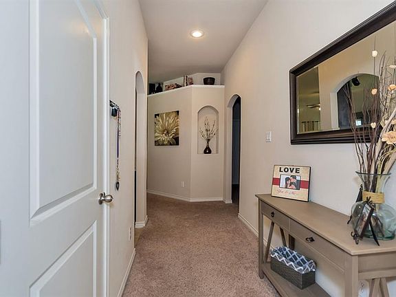 4th image of 408 Brookhollow Ln