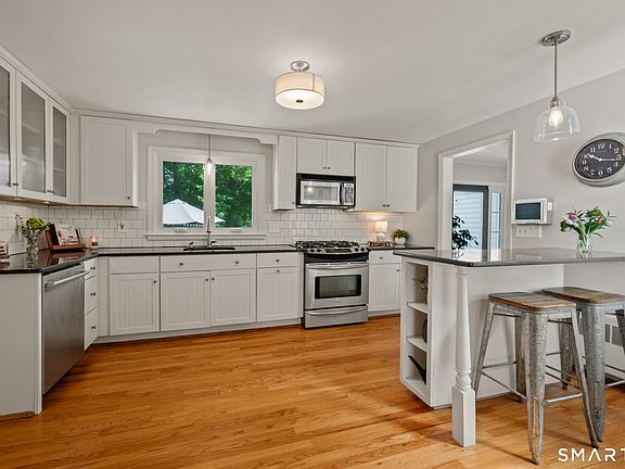 4th image of 43 Crabapple Road