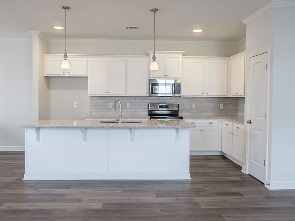 4th image of 3007 Stanhope Dr