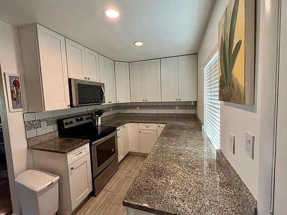 3rd image of 1127 King Arthur Ct APT 313