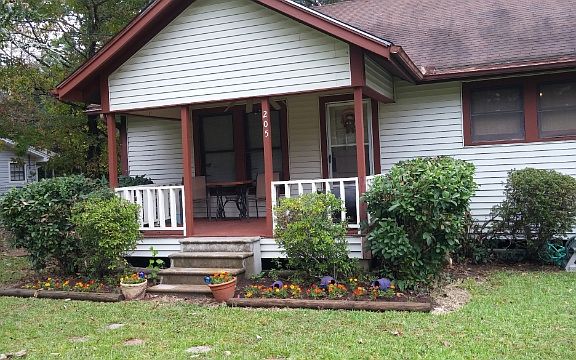 2nd image of 205 Royalwood St