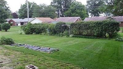 3rd image of 745 Crestwood Ave