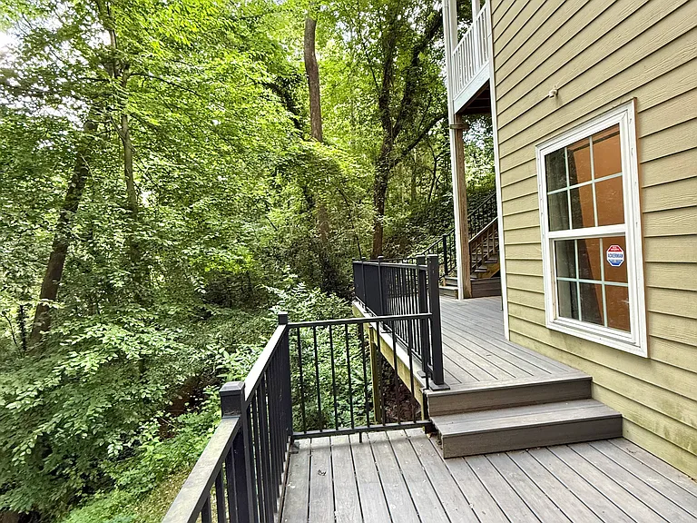 2041 English Ln — Photo 49