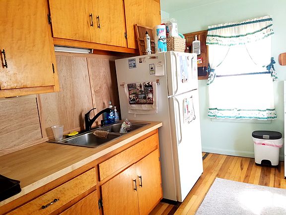 5th image of 10766 Park St