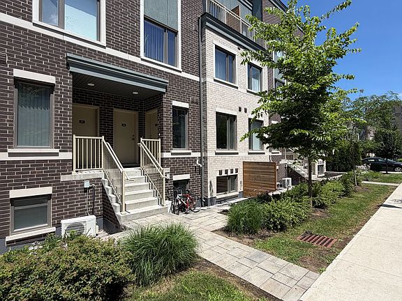 4th image of 20 William Jackson Way #87