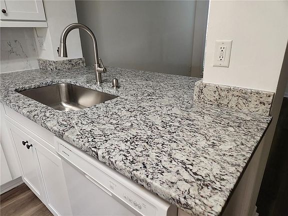3rd image of 1281 Primrose View Cir
