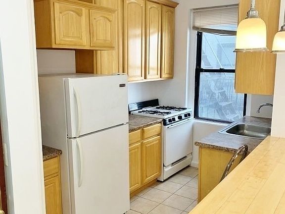 2nd image of 21-15 33rd St #5SS