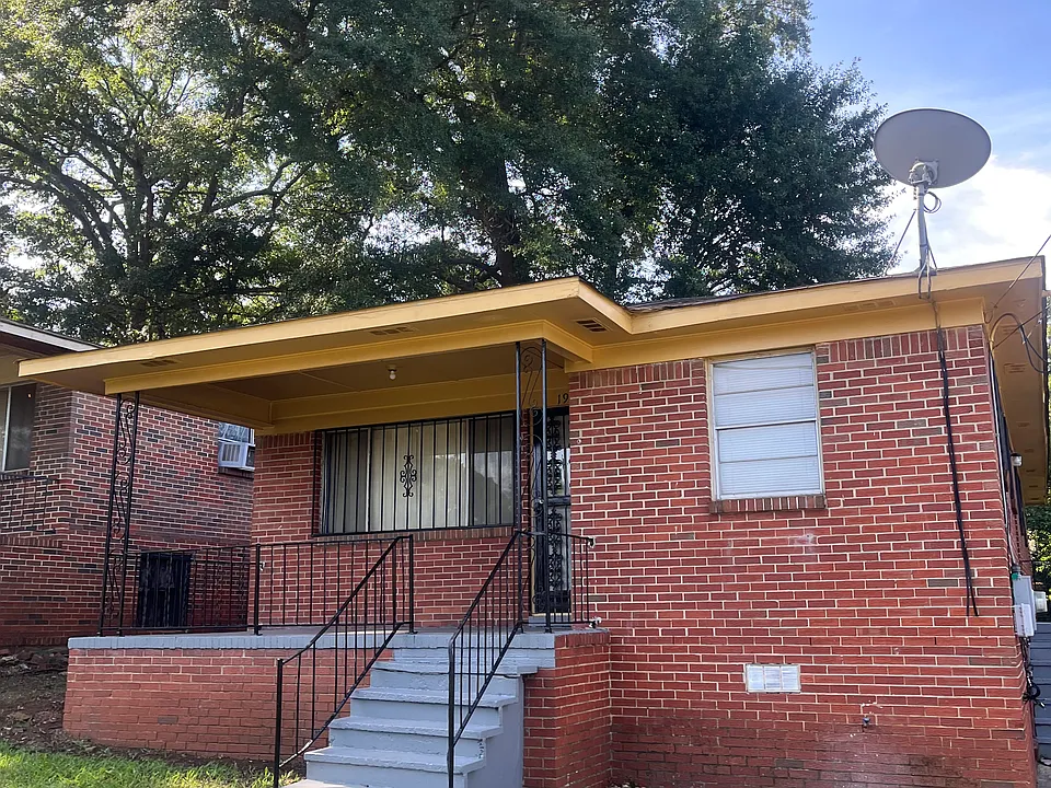 1905 Jackson Ave SW