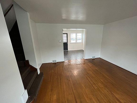 4th image of 25 W Winspear Ave