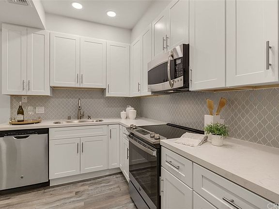 5th image of 4949 Genesta Ave Unit 108