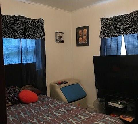 4th image of 2049/2053 NW 36th Ave