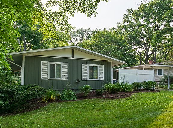 2nd image of 1223 Morningside Dr