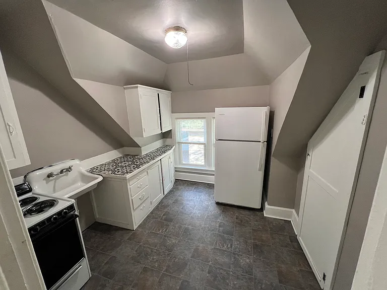 313 S Prairie Ave #3 — Photo 3