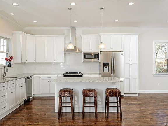 3rd image of 1024 Keeler Ave