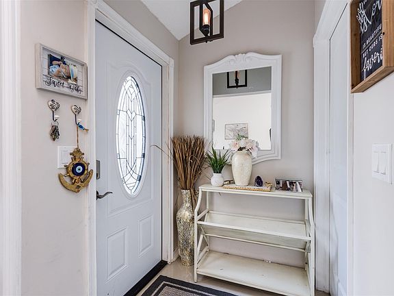 5th image of 1567 Amanda Street #1567