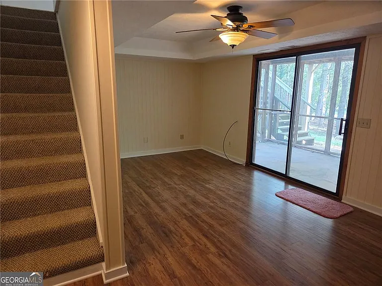 984 Overlook Dr — Photo 12