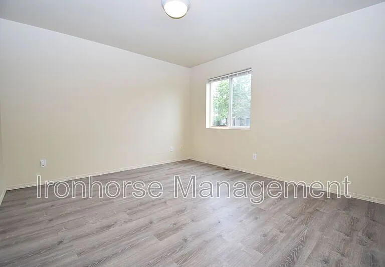 509 N Hunters Way — Photo 5