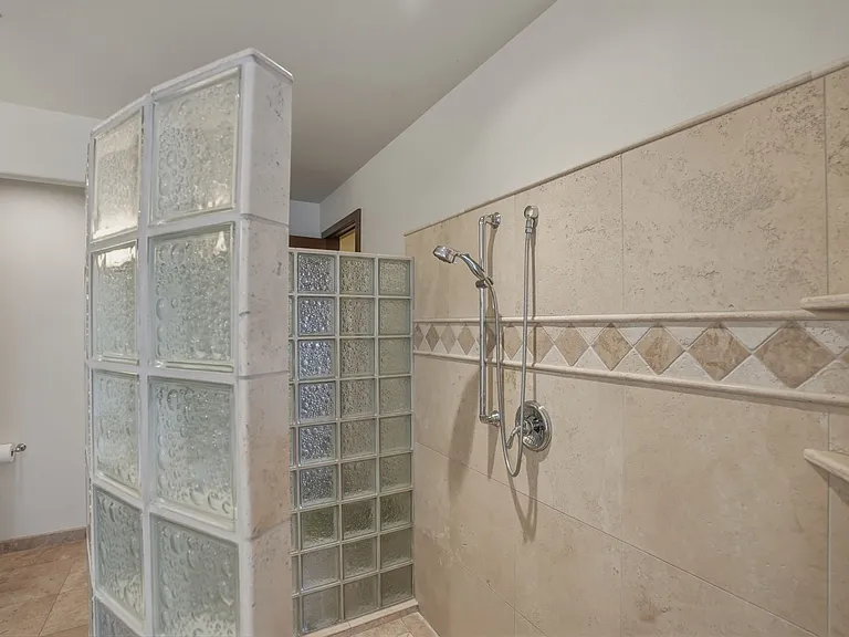 26 NW Shasta Pl — Photo 26