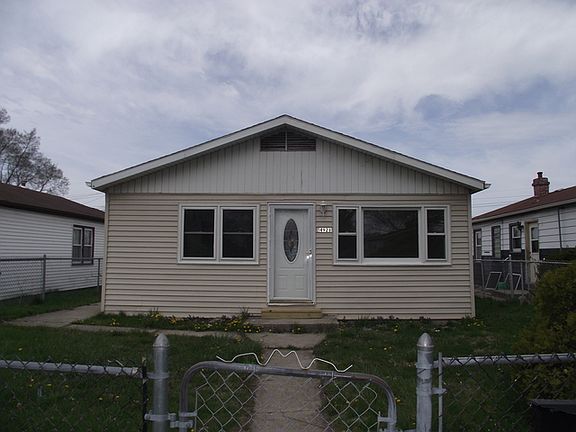 2nd image of 14928 Richmond Ave