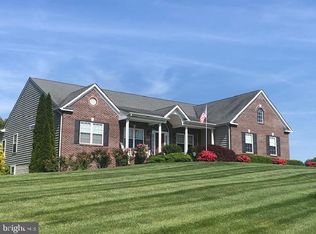 428 Chinquapin Dr, Westminster, MD 21157