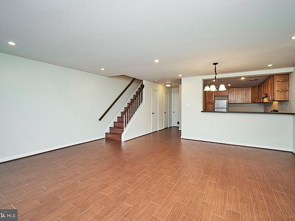 3rd image of 1609 S Hayes St APT A