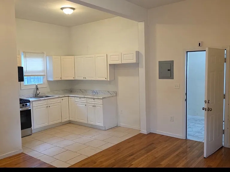 826 S 15th St #L1 — Photo 1