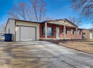 1375 Flicker Dr, Florissant, MO 63031