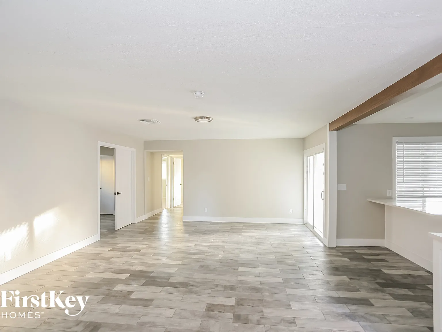 4 bed, 2.0 bath, 2049 sqft, $2,150 — Photo 2