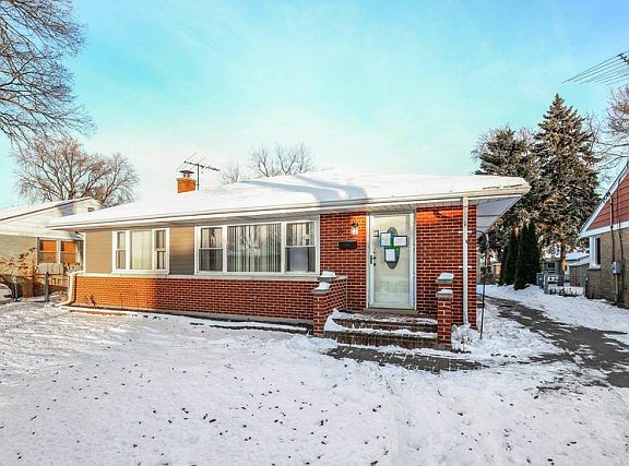 4th image of 36 Fletcher Dr