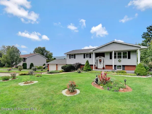 615 Park St, Mayfield, PA 18433