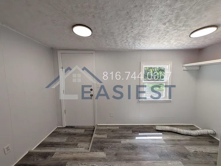 5637 Forest Ave — Photo 19