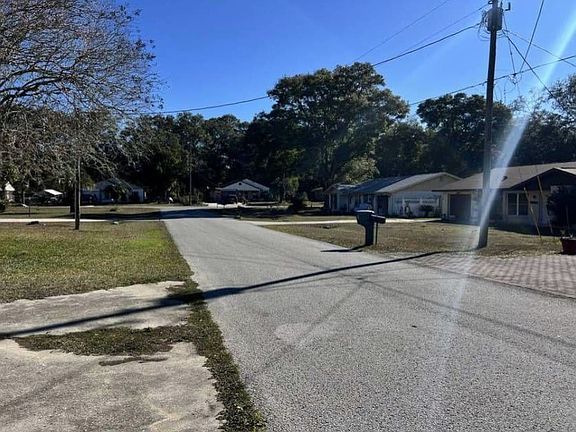 4th image of 21075 SW Plantation St