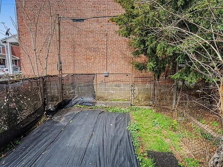 203 N Dupont St — Photo 18