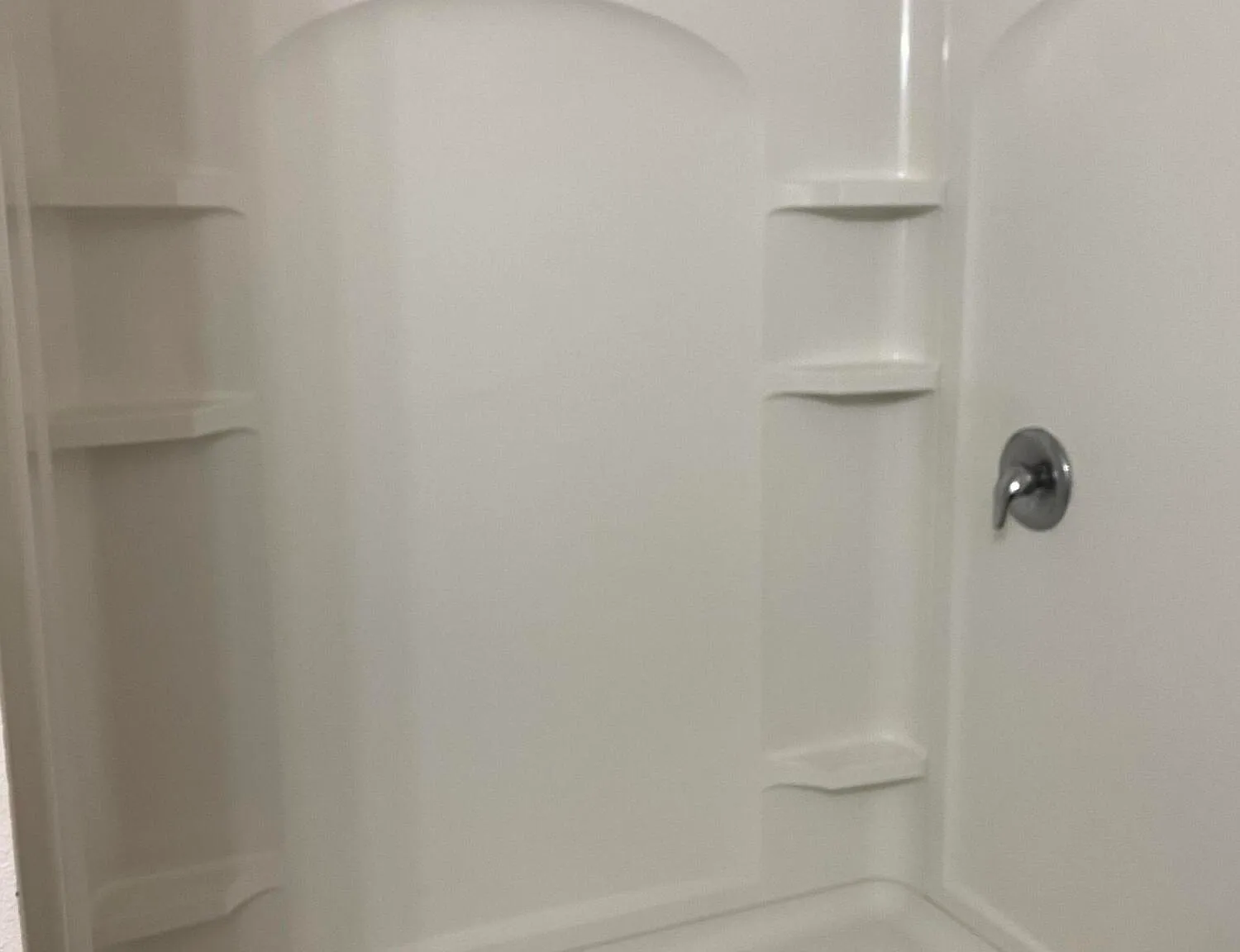 3 bed, 2.0 bath, 1515 sqft, $2,300 — Photo 3